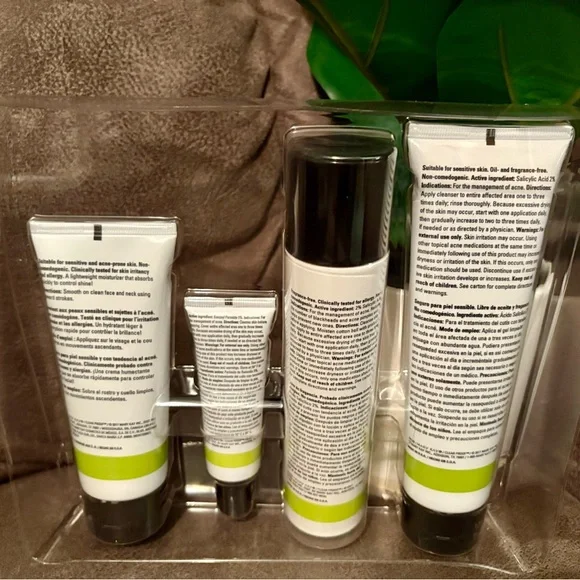 Mary Kay Clear Proof Acne System Set - Picture 4 of 4